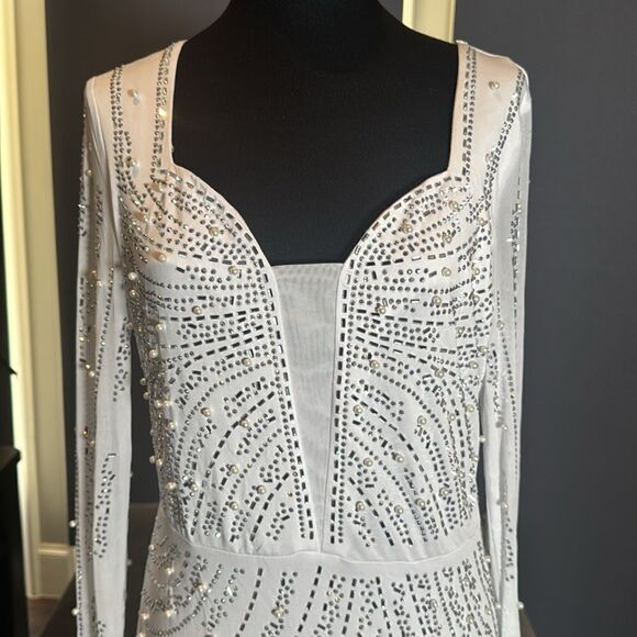 Short White Sparkly BodyCon Party Dress Long Sleeve Ruffle Hem Size L NWOT - Picture 4 of 13